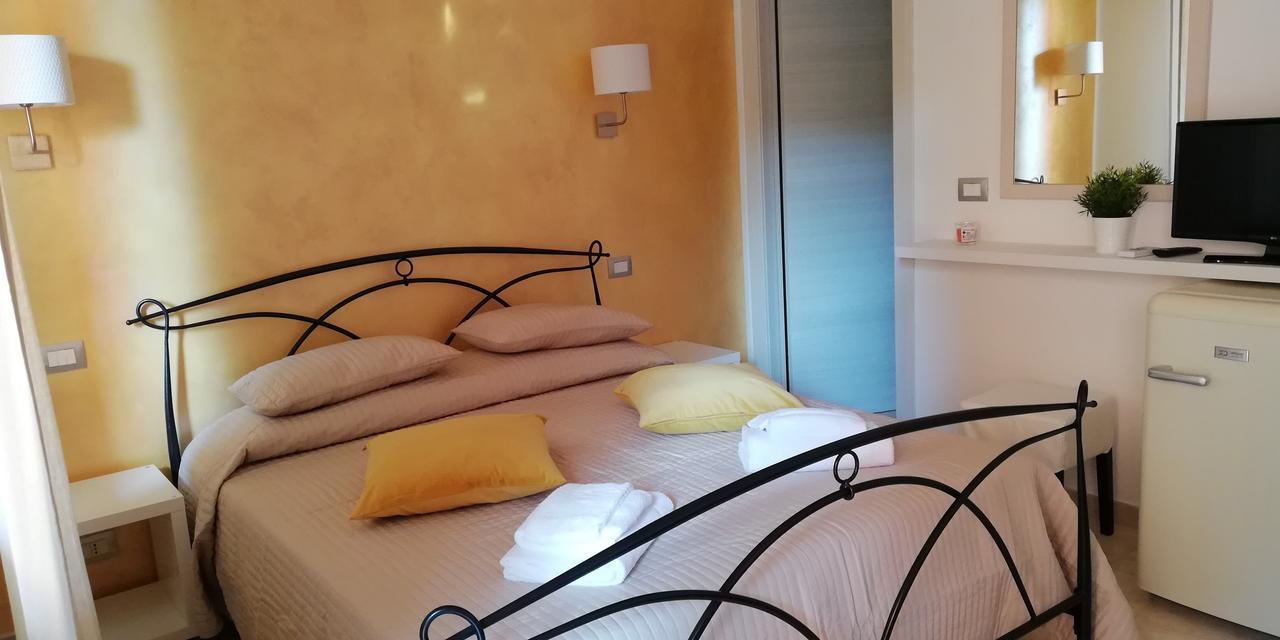 Sea Garden Rooms Termoli Buitenkant foto